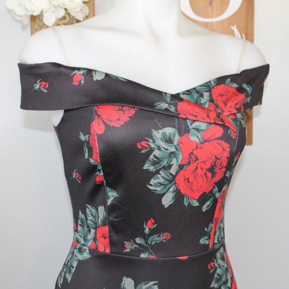 Charlotte Russe Off-The-Shoulder Rose Dress - Picture 2 of 10